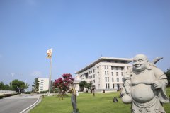 走进历史，感受名人魅力|品味名人雕塑的奇异韵味