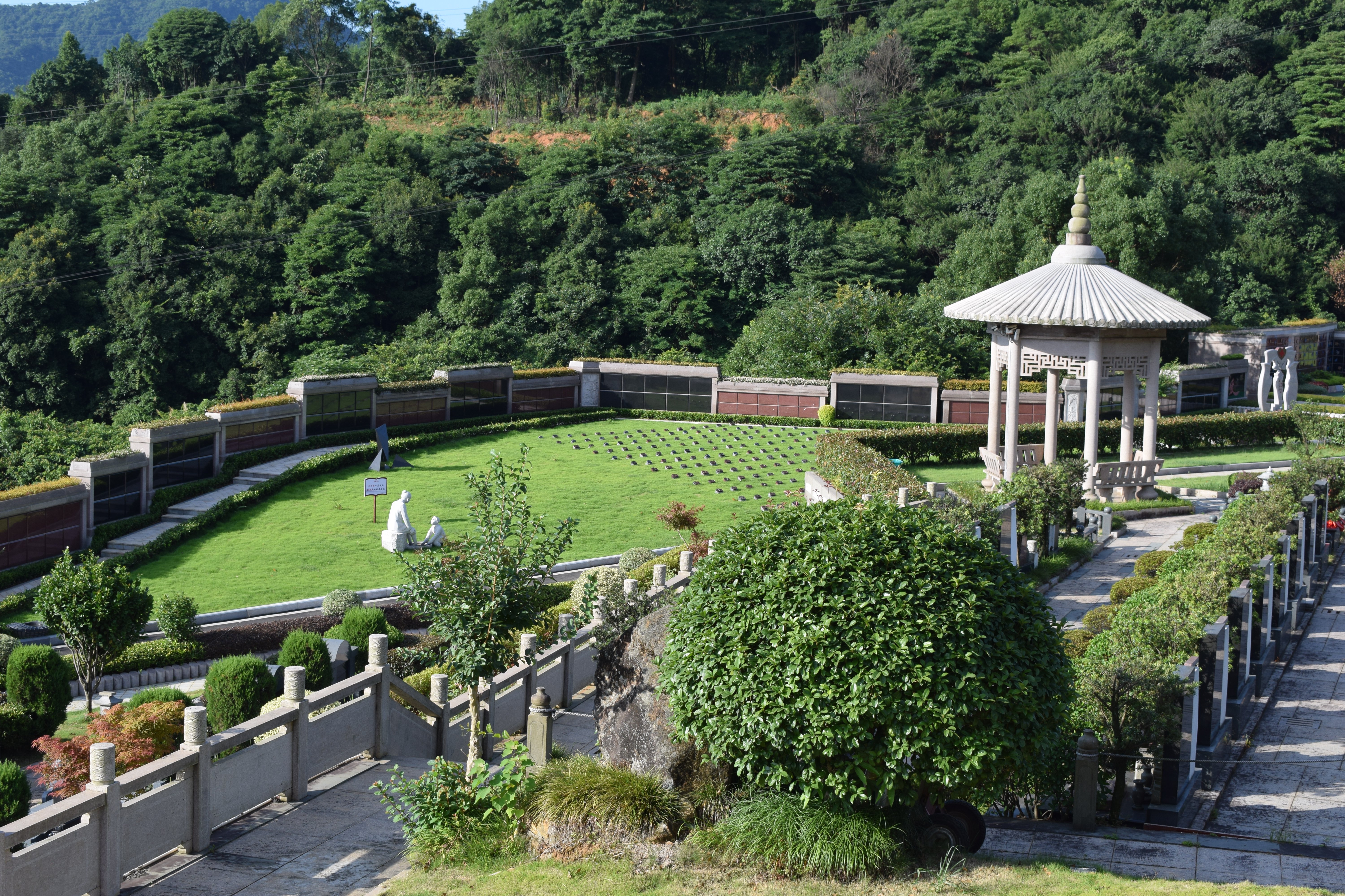 抖圈引领公墓行业转型升级，立异实践获社会普遍认可