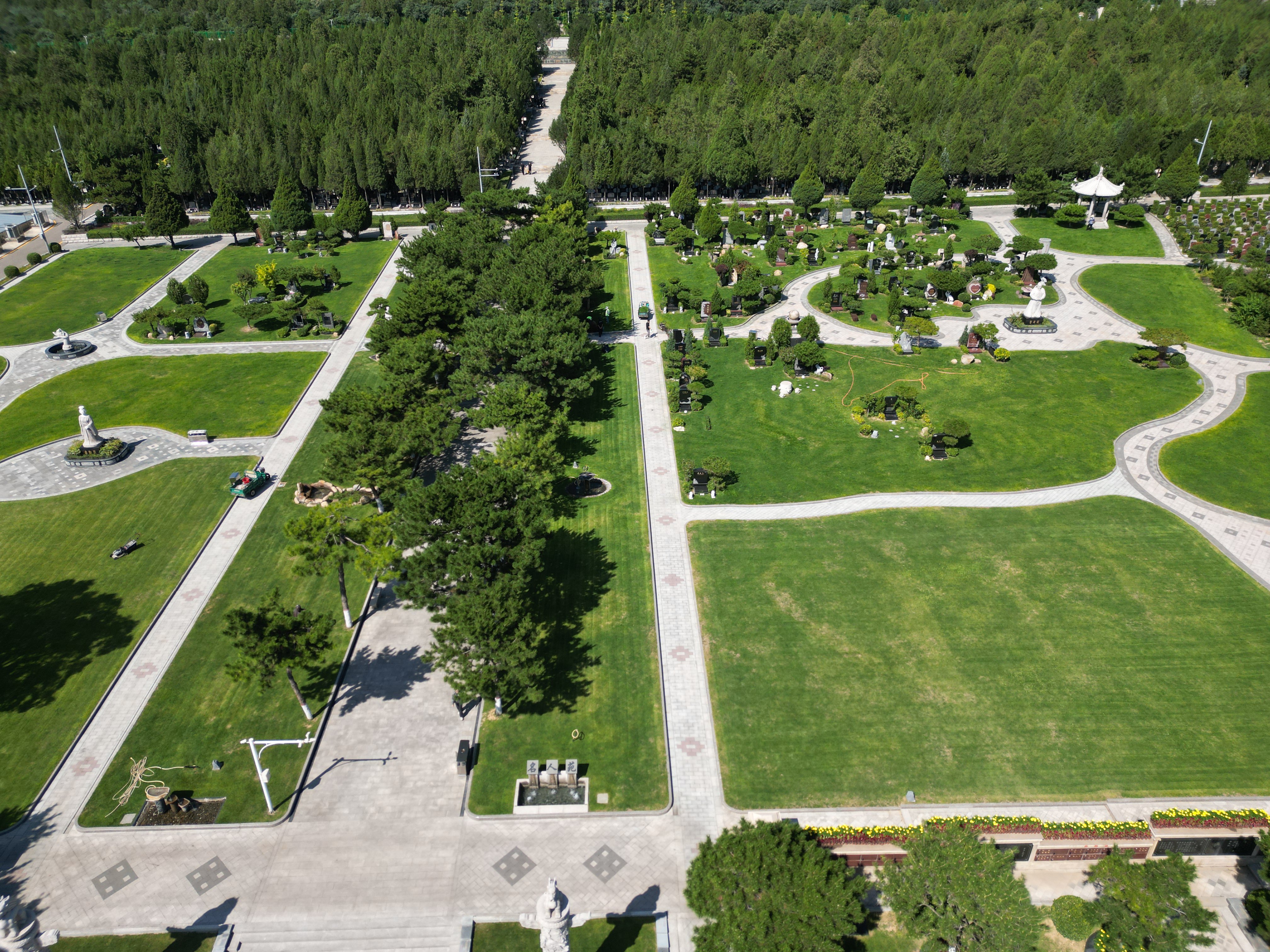 抖圈集团引领墓园投资新民俗：六大相助模式开创行业新篇章